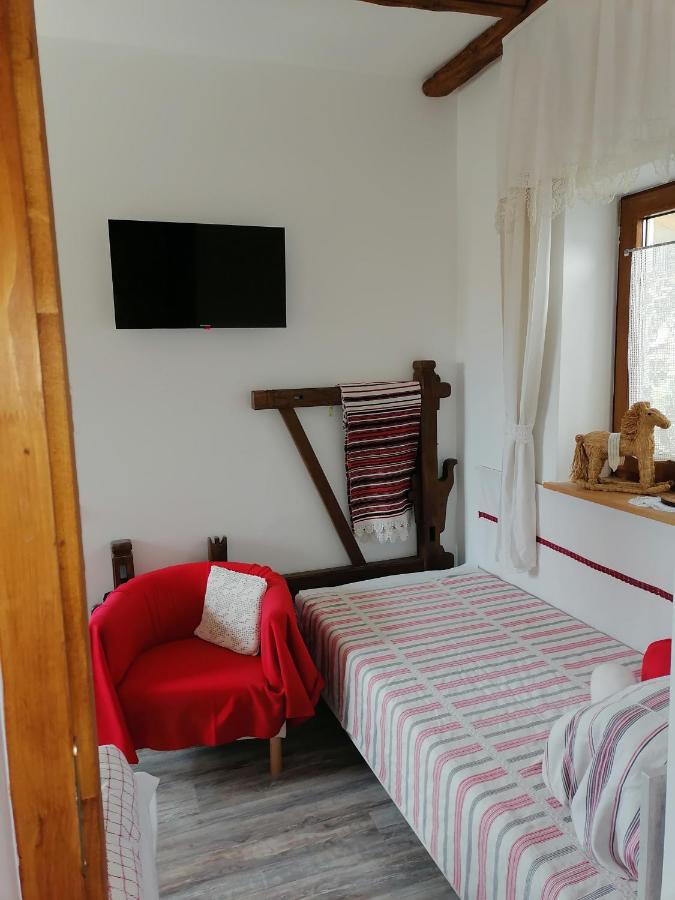 Mives Vendeghaz Hotel Pogány Екстериор снимка