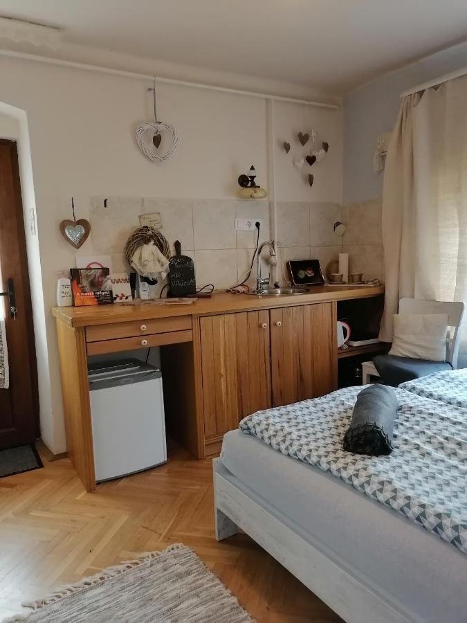 Mives Vendeghaz Hotel Pogány Екстериор снимка